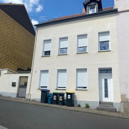 Apartments Lissy I Und II Neunkirchen  Kültér fotó